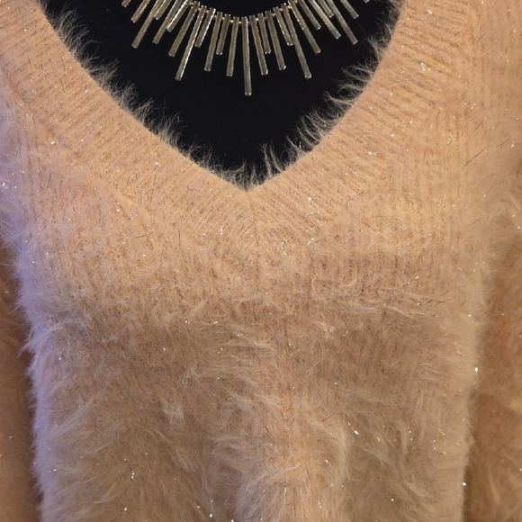 CHICME Women's Fuzzy Powder Pink Sweater. Size Large - Picture 3 of 8